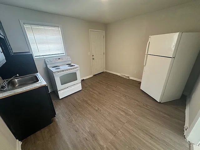 2 bed, 750 sqft, $795 — Photo 2