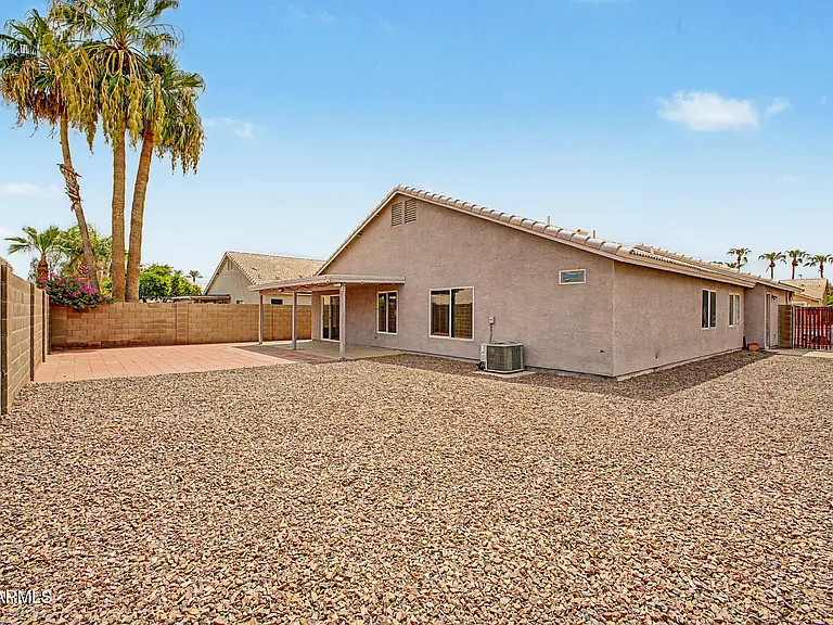 308 W Liberty Ln — Photo 36