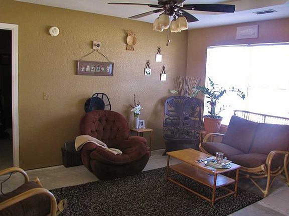 3rd image of 225 Kelsey Ln