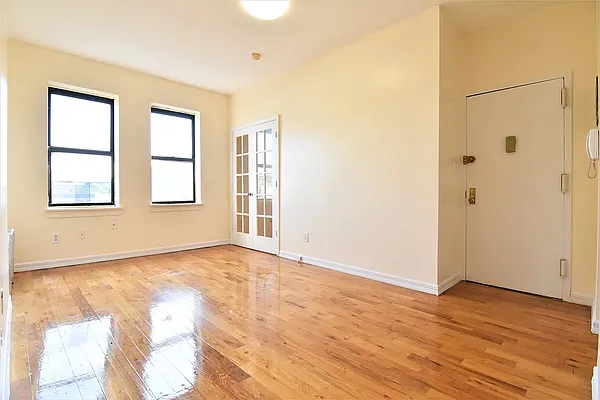 Rented by Brickview NYC Realty NYV LLC | media 4