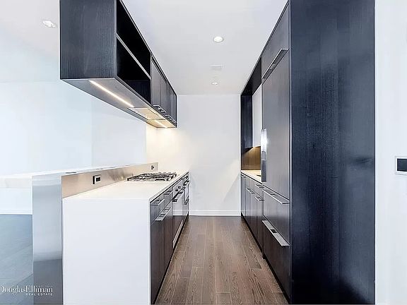 4th image of 252 South St #27J