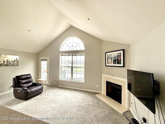 4th image of 647 Worthington Dr