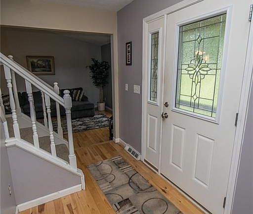 3rd image of 1041 Brookpoint Dr