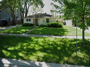 816 S Grove Ave, Barrington, IL