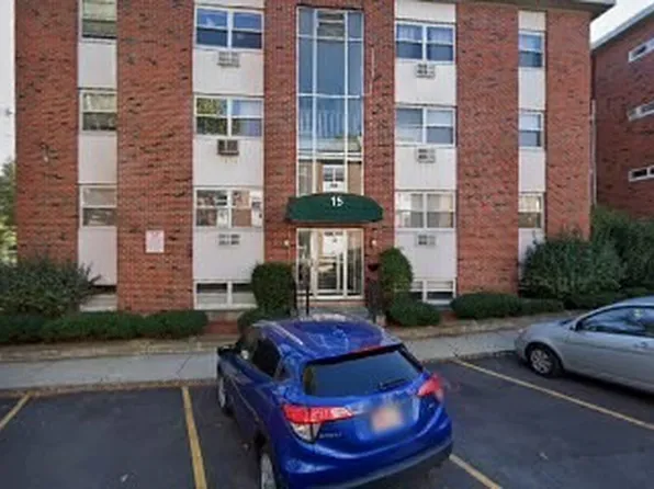 15 Commonwealth Ct APT 10, Brighton, MA 02135