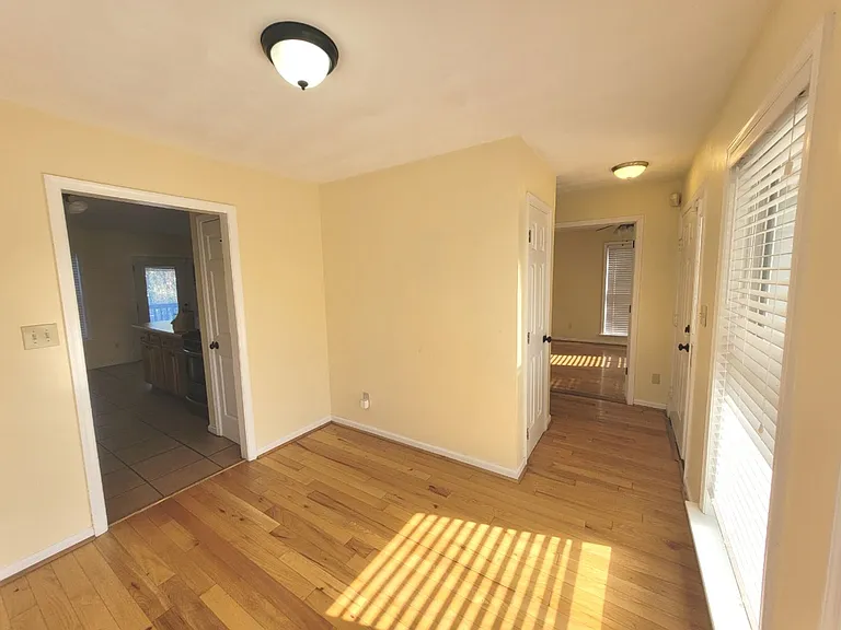 608 W 34th St — Photo 14