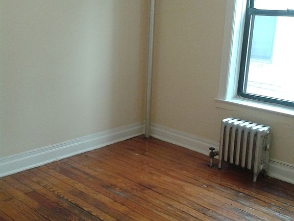 3rd image of 3118 34th St APT 3