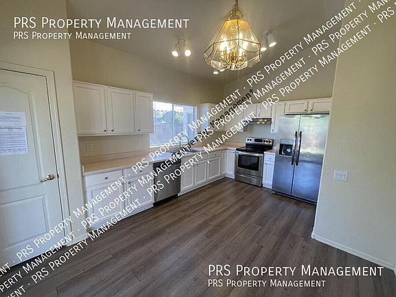 4th image of 16031 S 40th Way