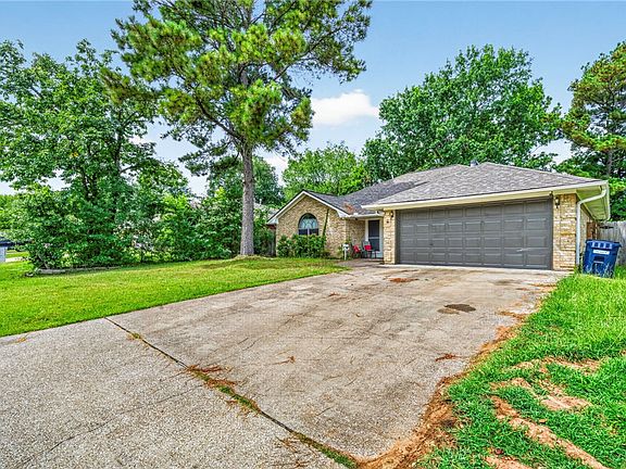 3rd image of 3202 Bahia Dr