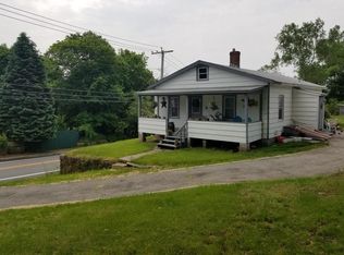 28 Mechanic St, Hope Valley, RI 02832
