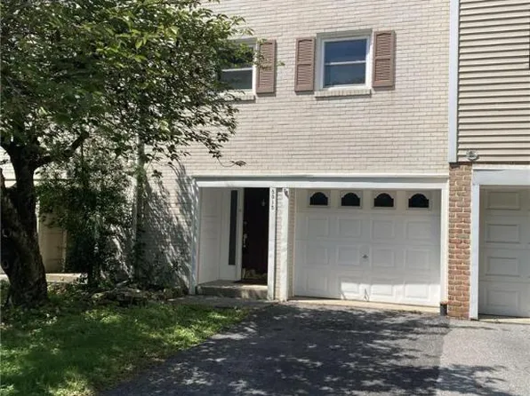 8315 Countryside Ln, Fogelsville, PA 18051