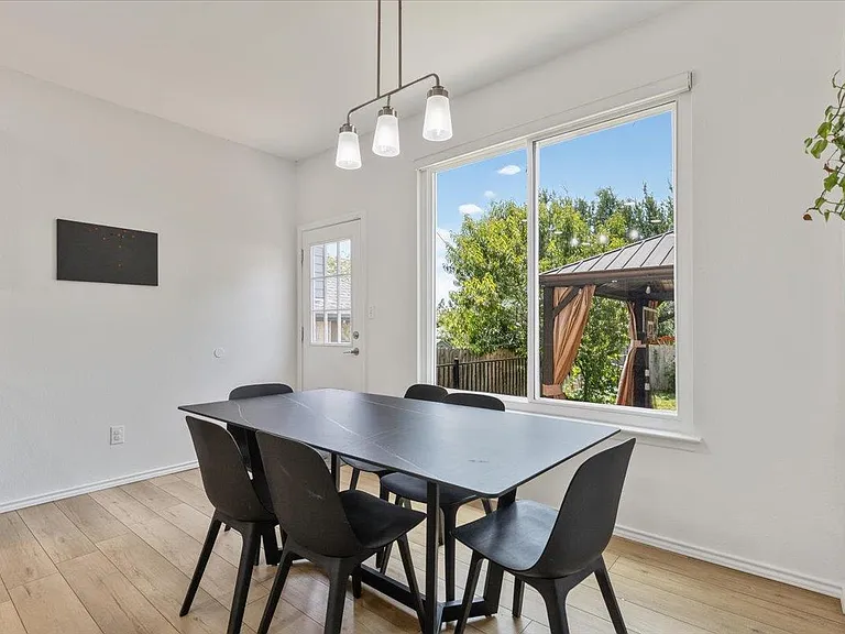 706 Hilltop Dr — Photo 8