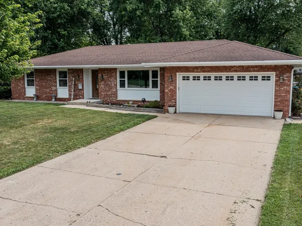 1009 S Park Ave, Mendota, IL 61342