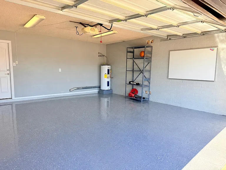 1056 E Carter Dr — Photo 38