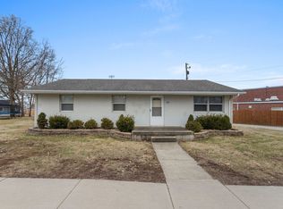 101 W State St, Mahomet, IL 61853