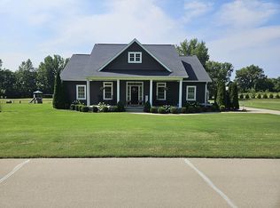 203 Campbell Hill Dr, Washington, IN 47501