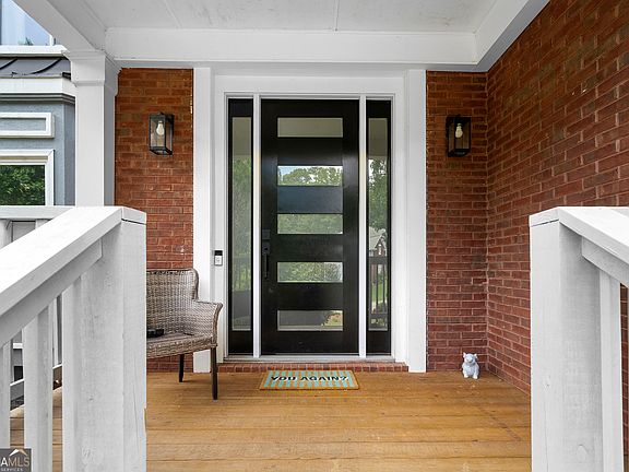 5th image of 1313 Pembridge Way NW
