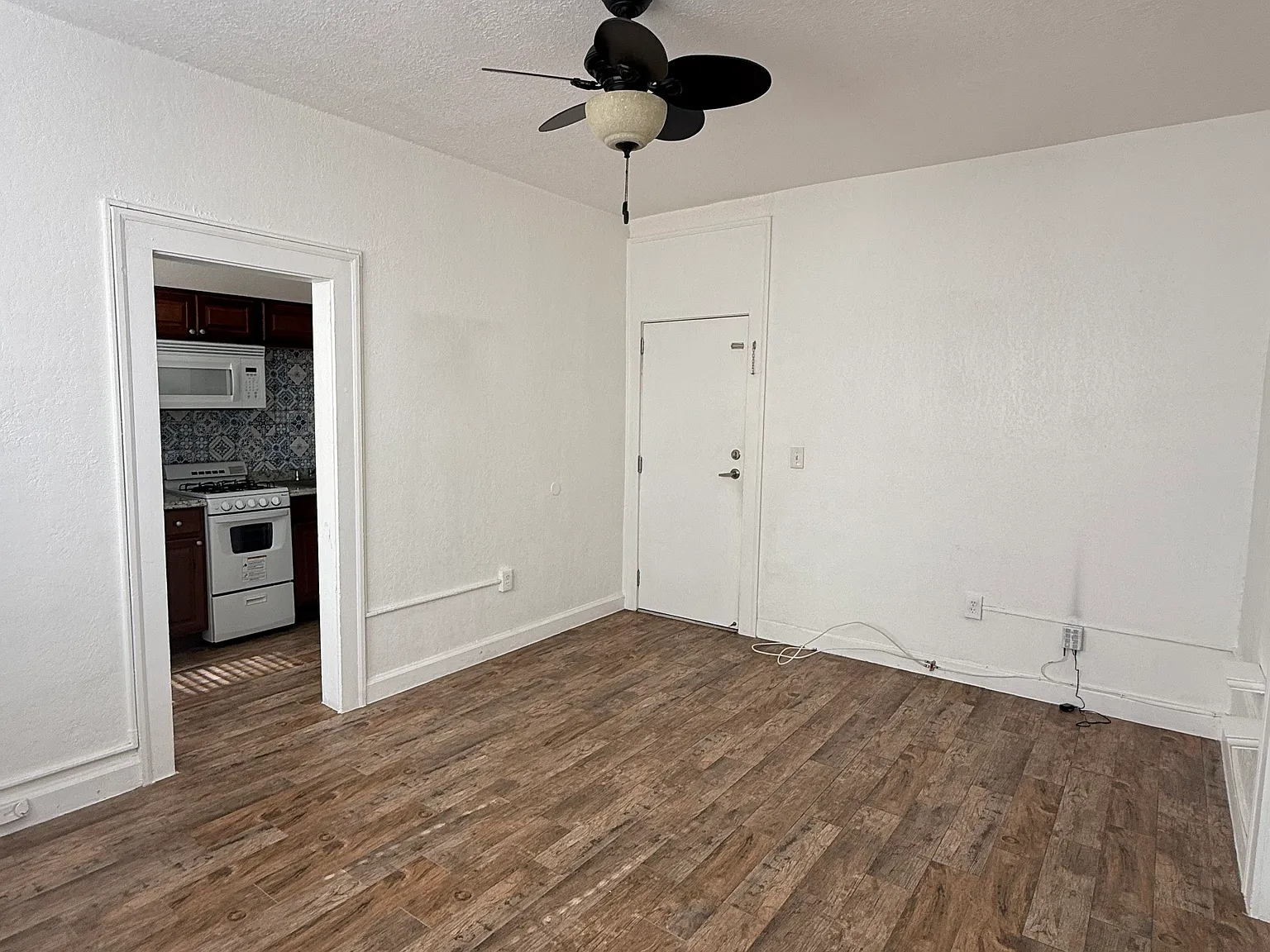 114 Menores Ave — Photo 3