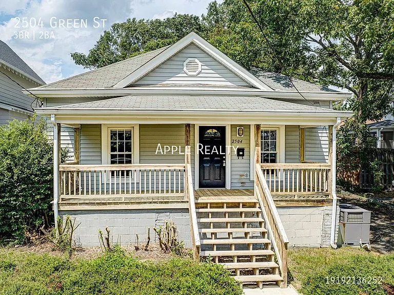 2504 Green St — Photo 1
