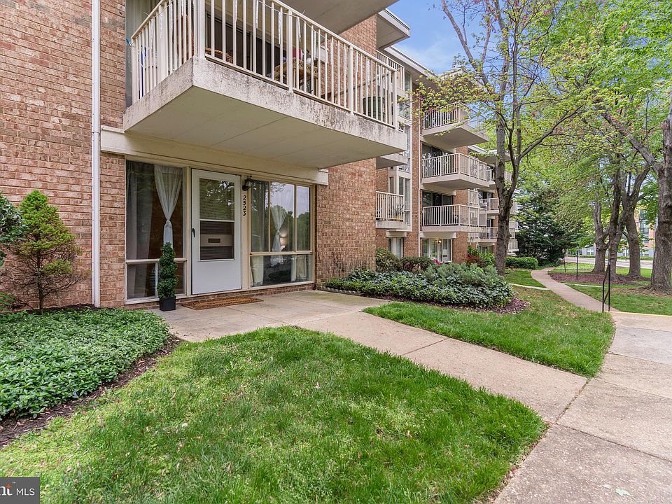 1st image of 2523 Huntington Ave #25