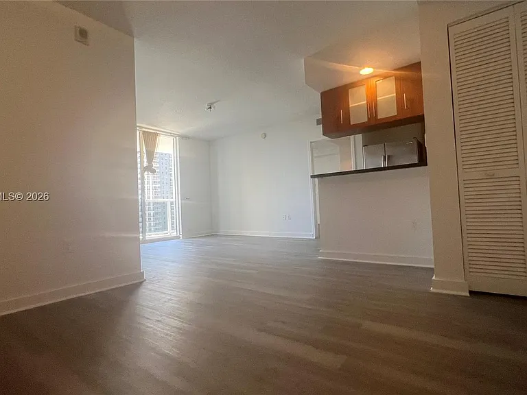 601 NE 23rd St #1004 — Photo 2