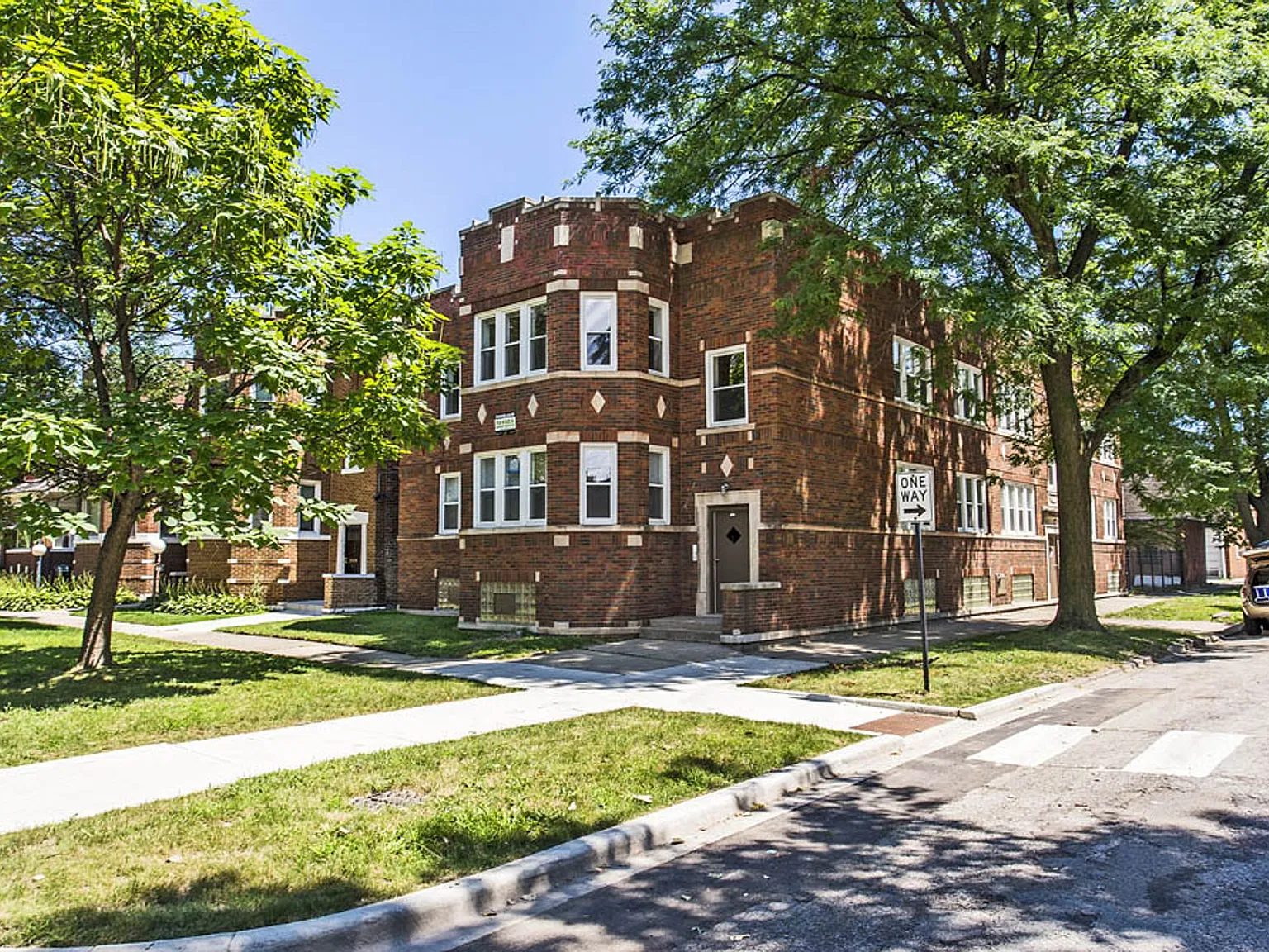 7159 S Wabash — Photo 3