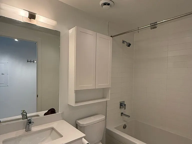 11 Charlotte St #501 — Photo 16