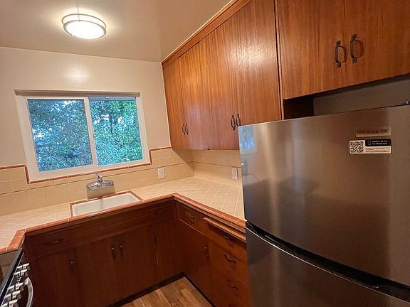 4th image of 795 Roble Ave APT 4