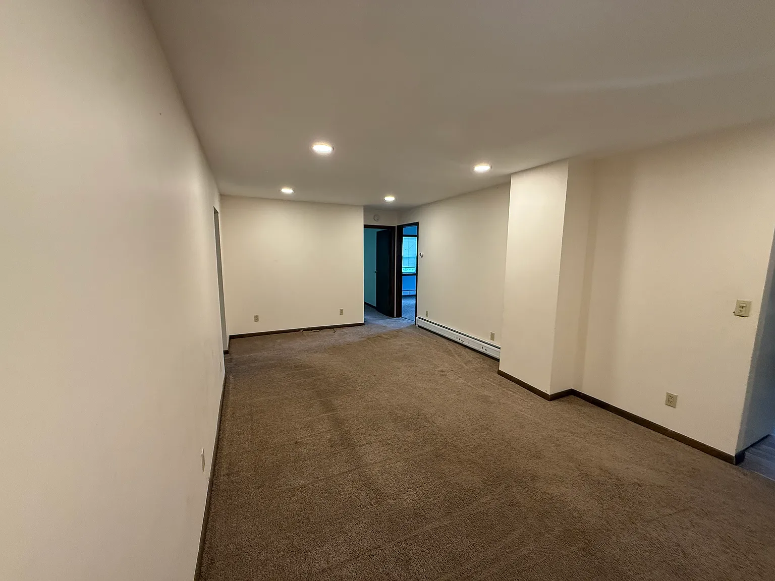 3 bed, $1,650 — Photo 1