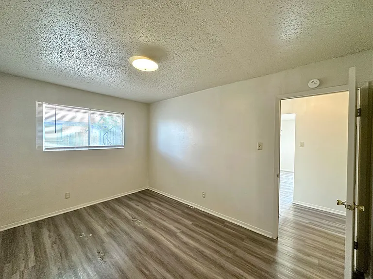 2101 Robert E Lee Dr — Photo 12