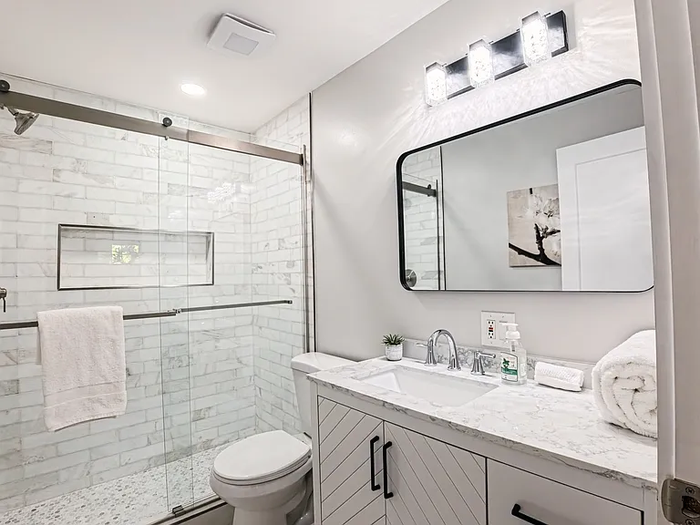 2402 Lancelot Dr — Photo 11