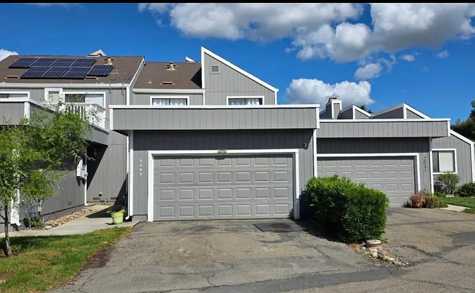 2043 Sand Point Rd