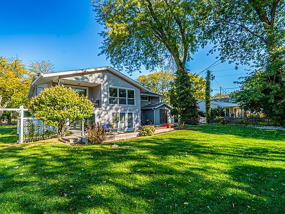 4th image of 1324 Vivian Ln