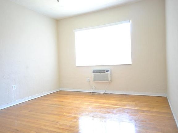 4th image of 7510 Byron Ave APT 8