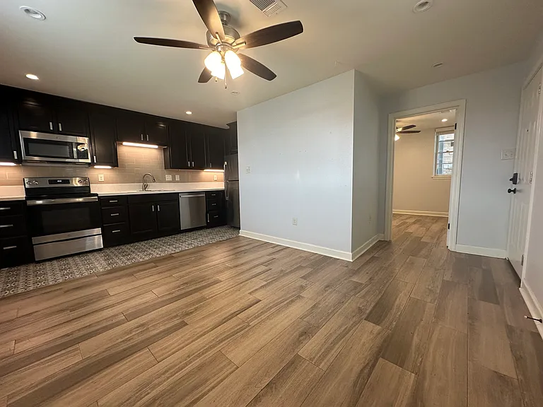 Louisiana Terrace — Photo 38