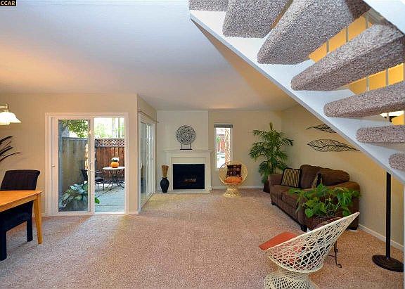 3rd image of 609 Garden Creek Pl