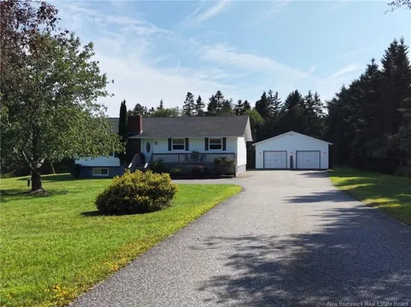 13 Woodward Cres, Quispamsis, NB E2E 1N5