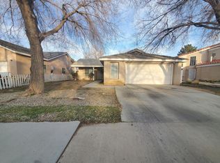 43712 Oleander St, Lancaster, CA 93535