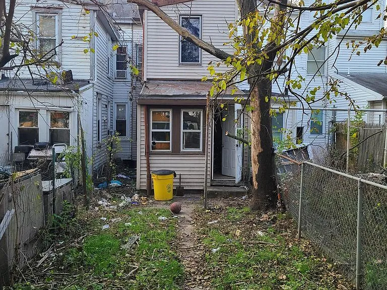 140 Jersey St — Photo 4