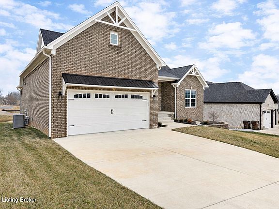 2nd image of 109 Bonfire Ln