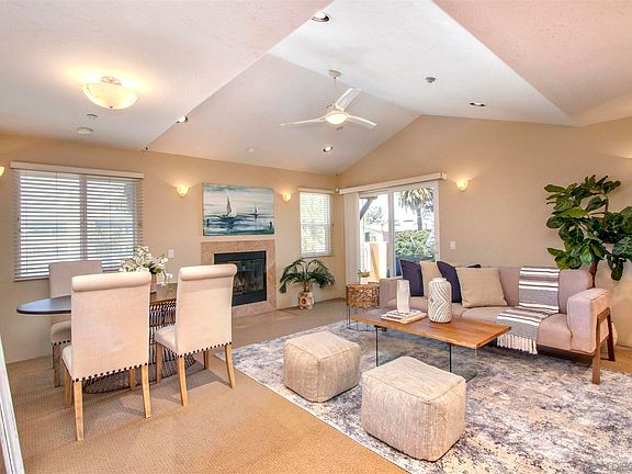 3rd image of 3923 Riviera Dr Unit B
