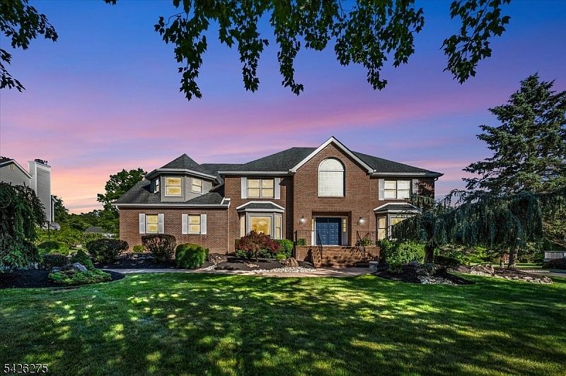 1st image of 25 Solomon Dr