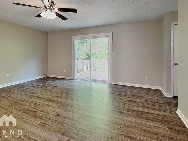 1106 Lady Banks Dr — Photo 6