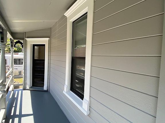 2nd image of 609 Petaluma Blvd N