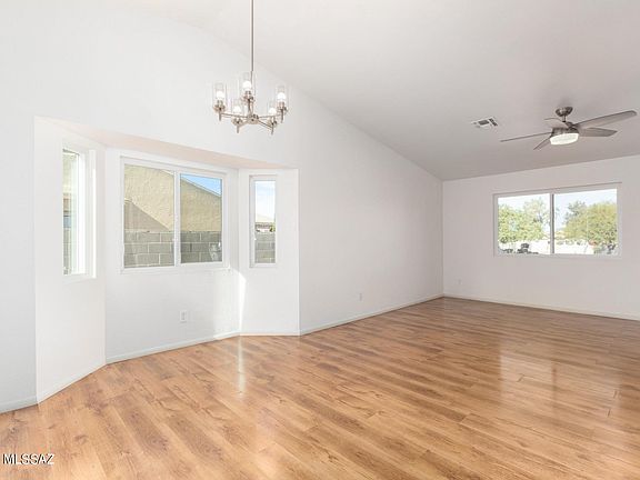 5th image of 1927 W Cabernet Dr