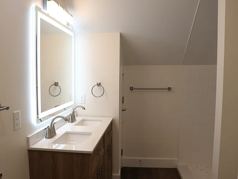 108 W Market St #108C — Photo 11
