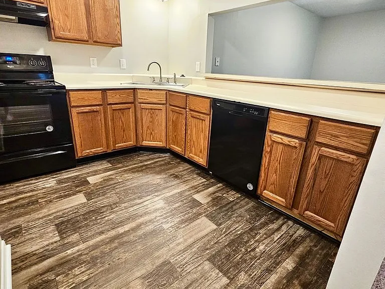 Castle Terrace Apartments — Photo 4