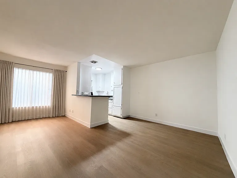 1315 N Columbus Ave. — Photo 16