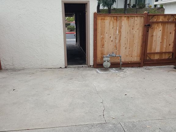 Private yard to garage