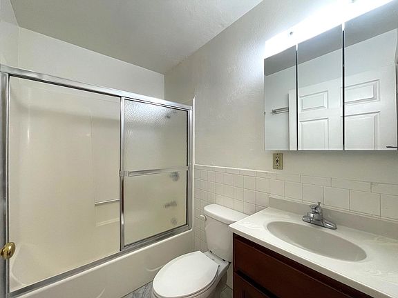 5th image of 3802 39th Ave APT 1